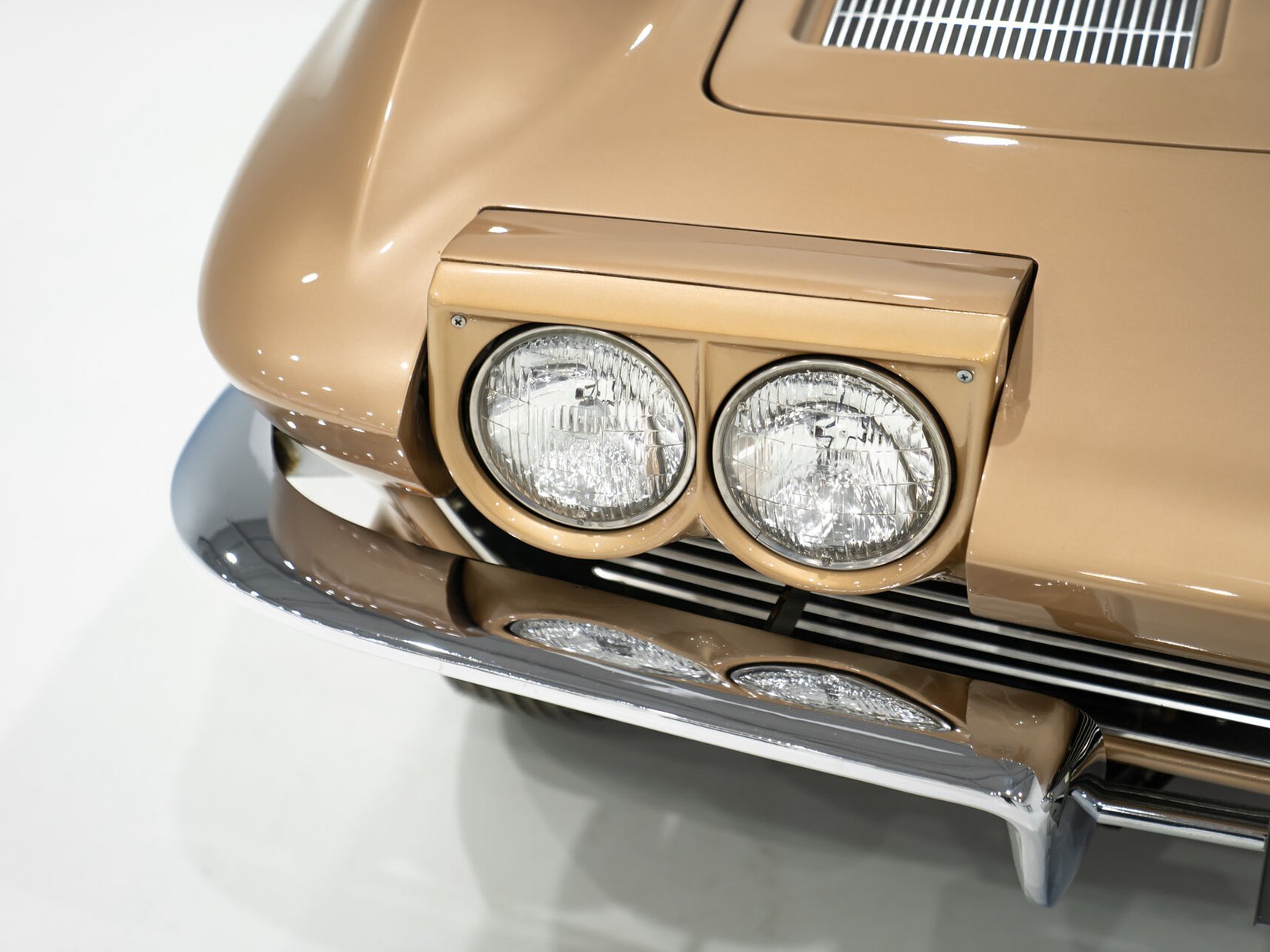 Chevrolet Corvette Fuel Injection Moteur Matching 327 à injection développant 360 chevaux | PRICE IN USD 1963 Beige Montréal - photo #87