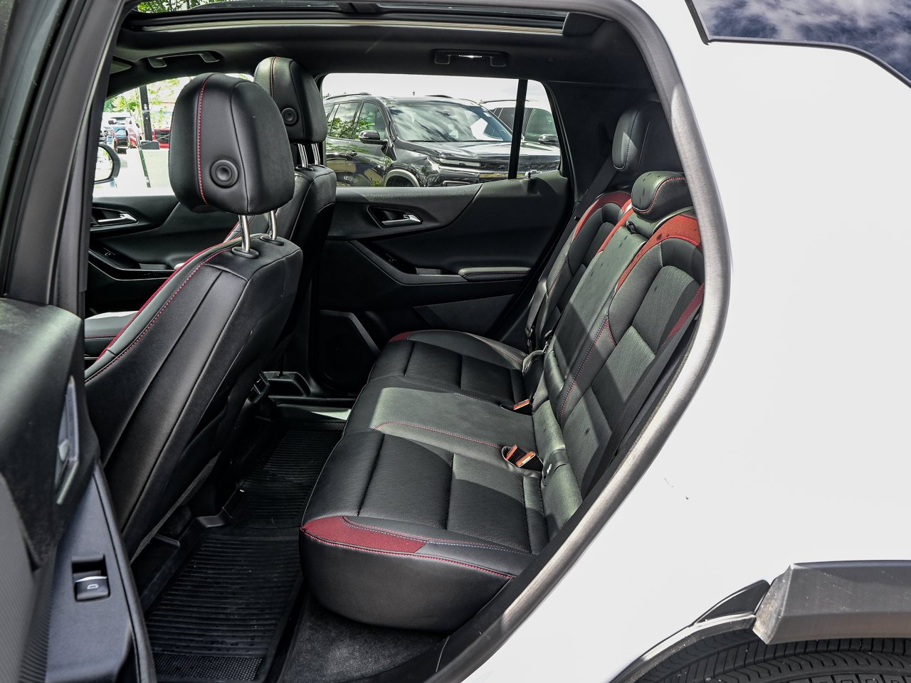 2026 Chevrolet Equinox AWD 4dr RS White Sherwood Park - photo #33