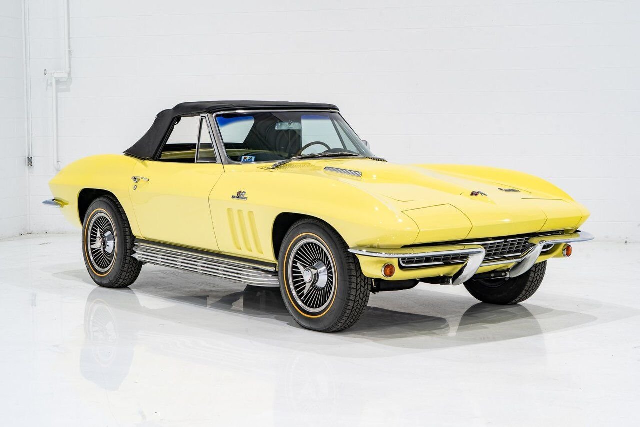 Chevrolet Corvette Matching# 427/425HP IP Code **PRICE IN USD** 1966 Jaune Montréal - photo #52