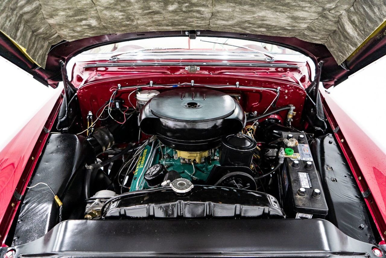 1953 Oldsmobile 98 PRIX EN USD | Convertible Beautifully Presented from complete Restoration Red Montreal - photo #14