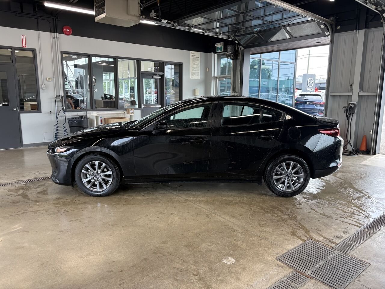 MAZDA Mazda3 GX 2026 Noir de jais mica Châteauguay - photo #3