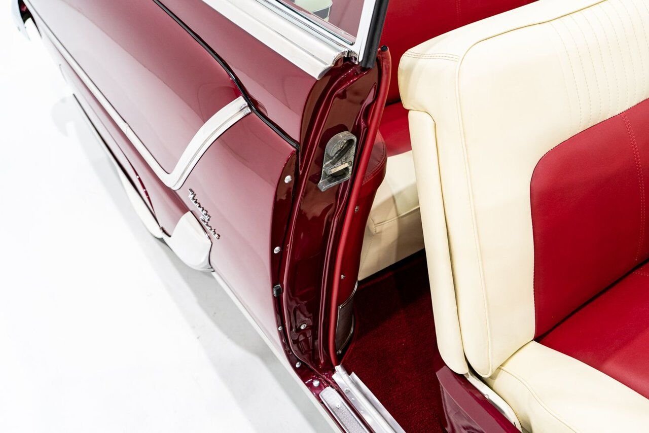 1953 Oldsmobile 98 PRIX EN USD | Convertible Beautifully Presented from complete Restoration Red Montreal - photo #64