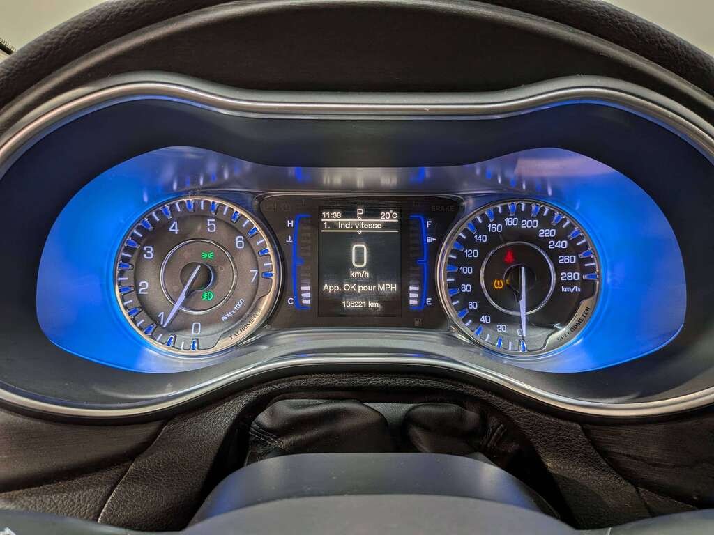 Chrysler 200 4dr Sdn Limited FWD 2016 Bleu Val-David - photo #16