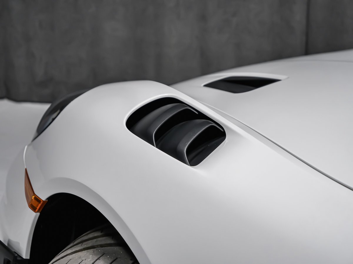 Porsche 718 Cayman GT4 RS 2025 Blanc Montréal - photo #13