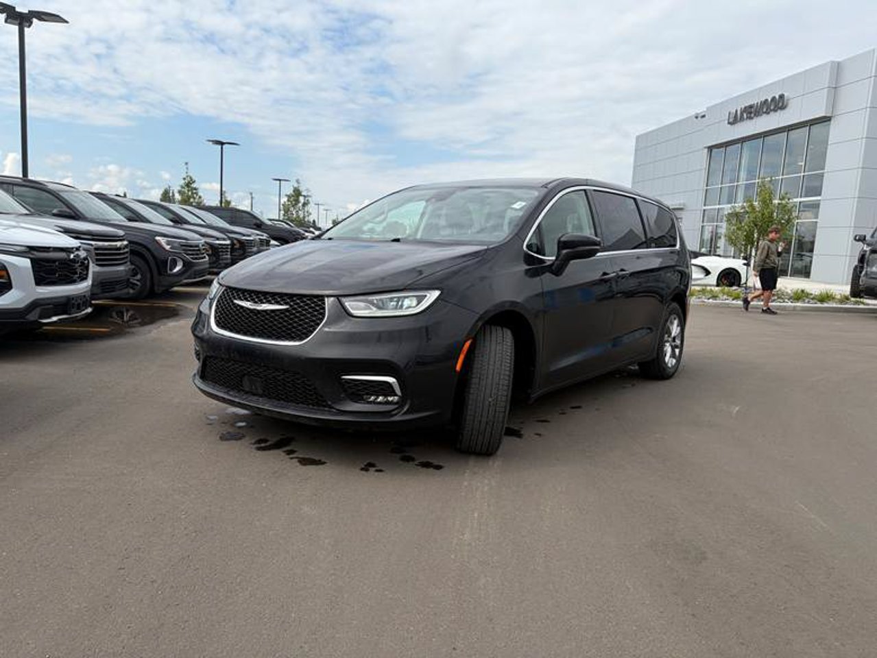2023 Chrysler Pacifica Touring L AWD Black Sherwood Park - photo #2