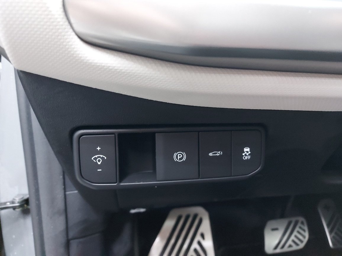 2026 Kia EV4 Shale Grey Blainville - photo #15