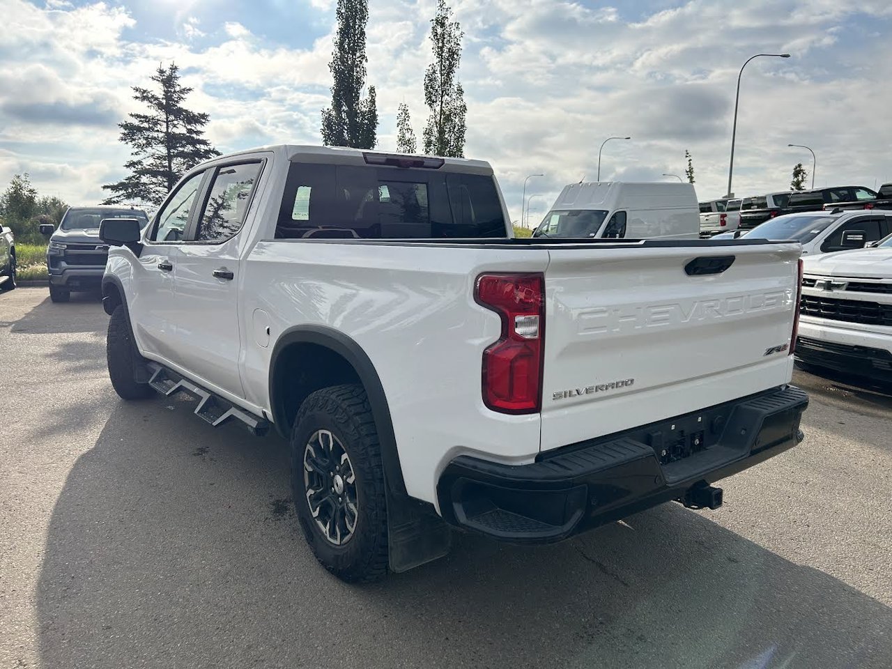 2025 Chevrolet Silverado 1500 4WD Crew Cab 147 ZR2 White Sherwood Park - photo #3