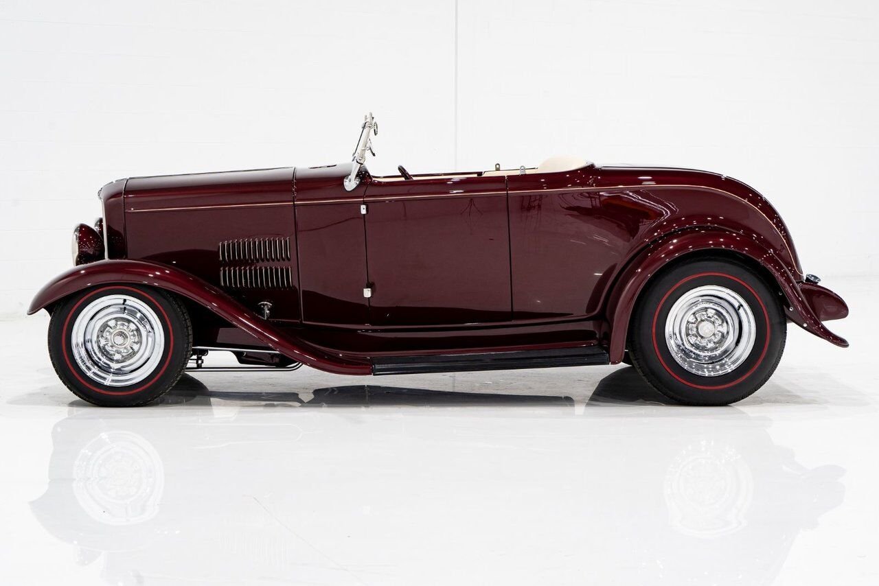1932 Ford Highboy Lobeck creation spectacular presentation **PRICE IN USD** Red Montreal - photo #26
