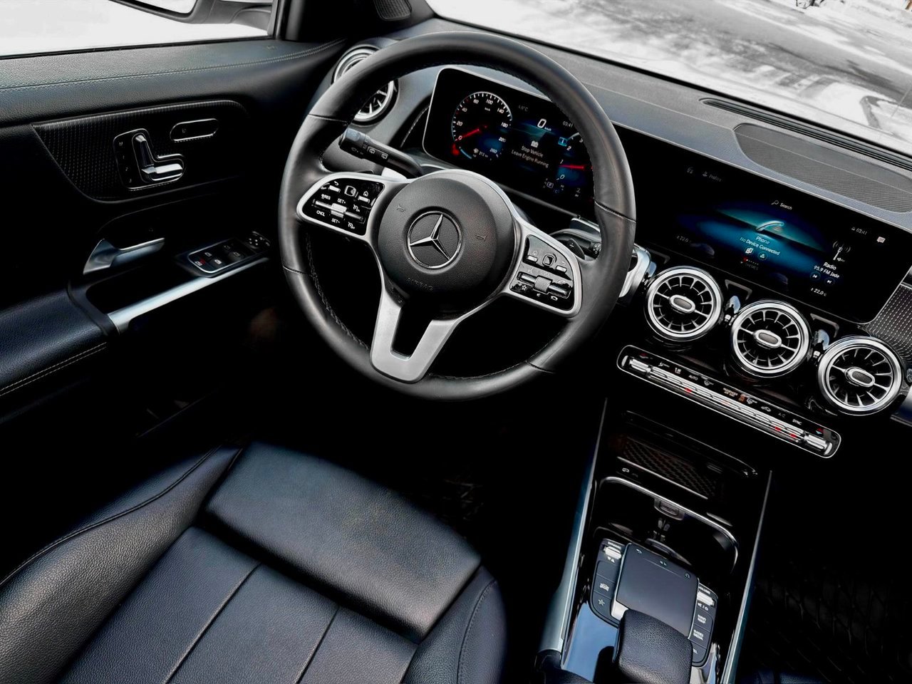 2021 Mercedes-Benz GLB White Notre-Dame-des-Prairies - photo #23