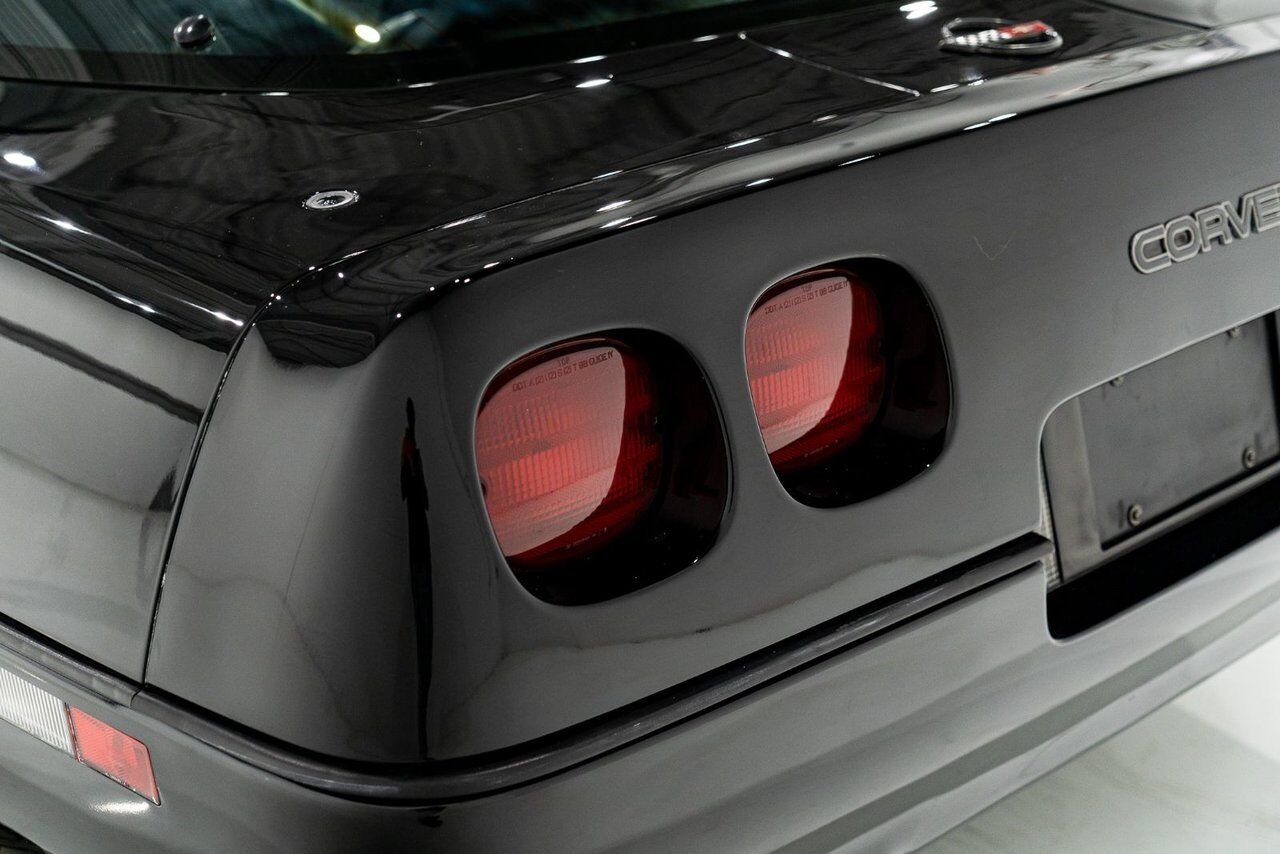 Chevrolet Corvette ZR1 | PRIX EN USD 1990 Noir Montréal - photo #38