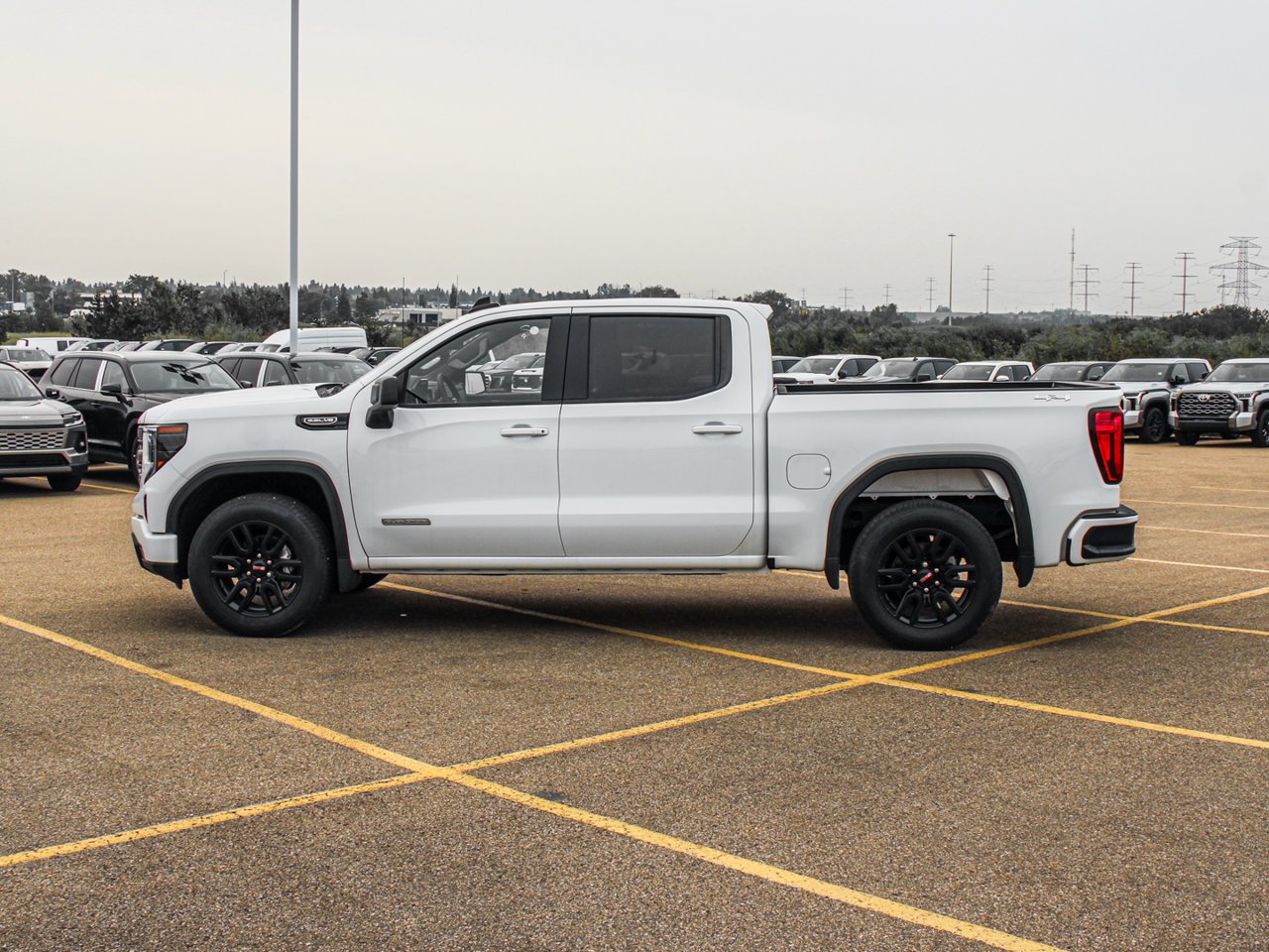2025 GMC Sierra 1500 4WD Crew Cab 147 Elevation White Sherwood Park - photo #4