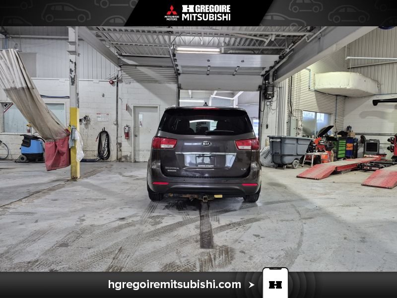 2017 Kia Sedona Grey Laval - photo #7