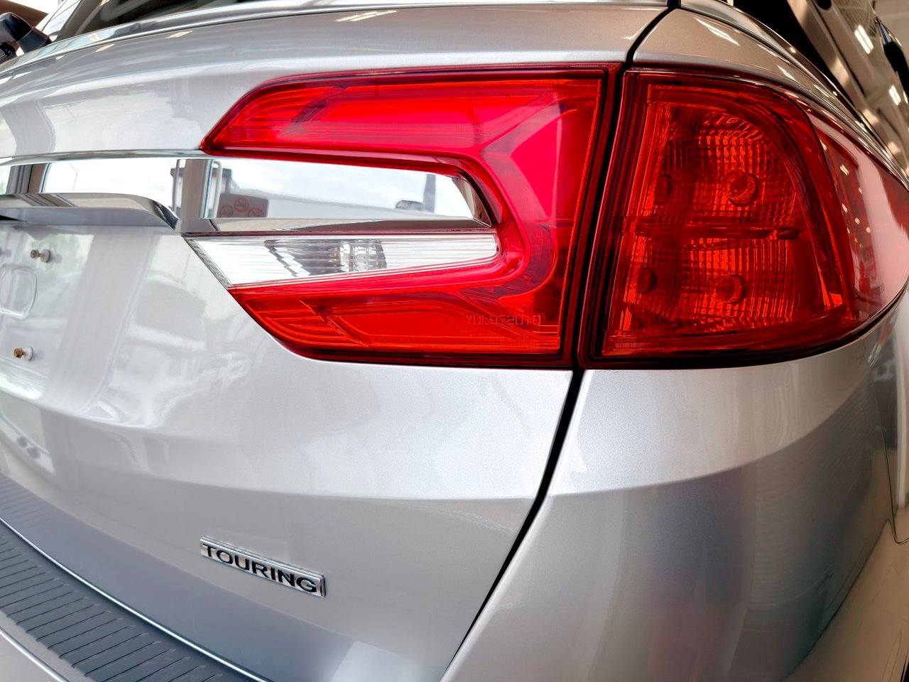 2019 Honda Odyssey Silver Notre-Dame-des-Prairies - photo #8