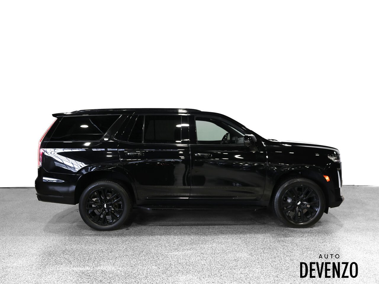 Cadillac Escalade 2022 Noir Saint-Eustache - photo #1