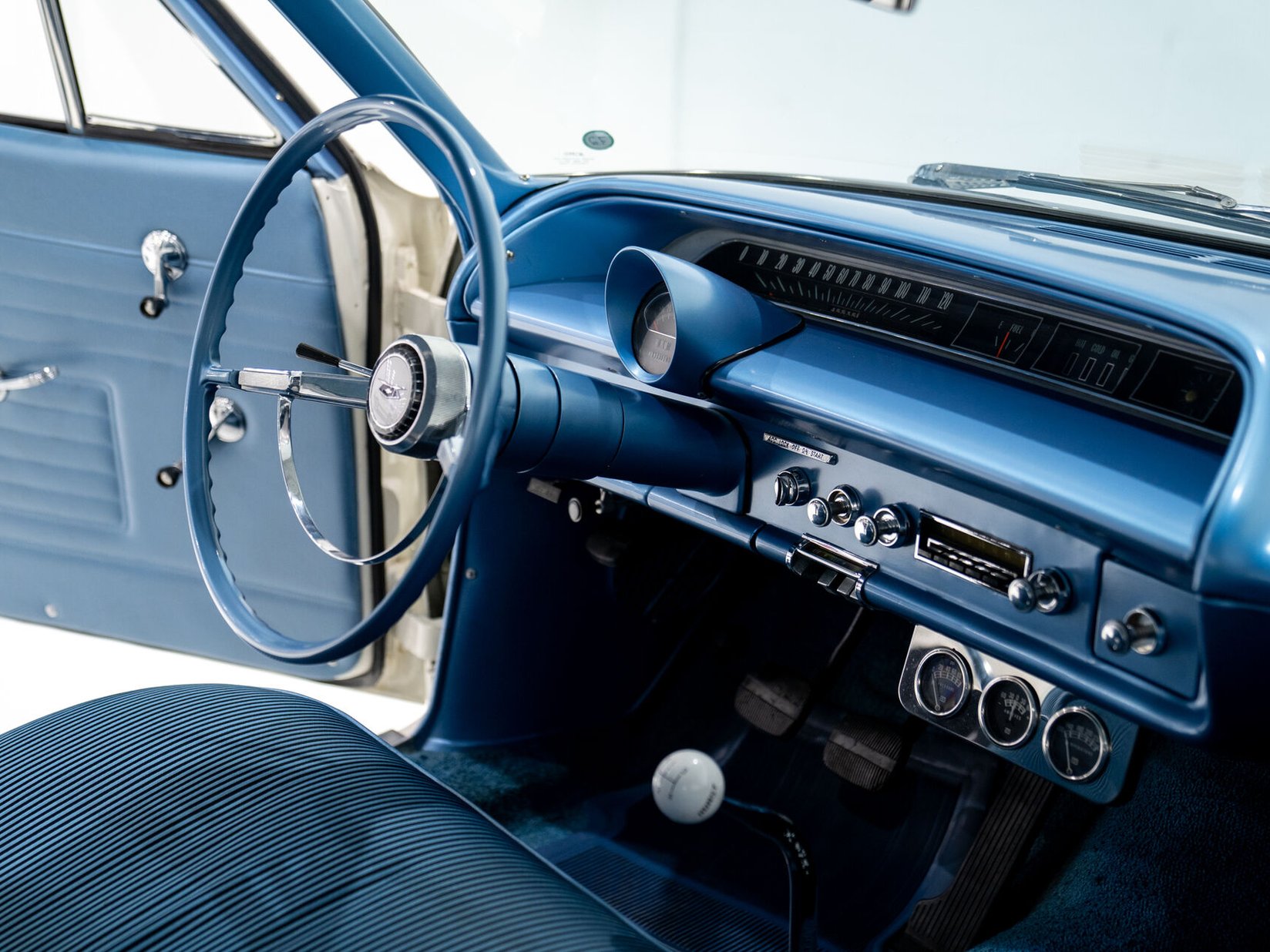 1964 Chevrolet Biscayne Matching 409 / 425HP Transmission 4 Vitesse Complètement Entièrement restauré **PRIX EN USD** White Montreal - photo #37