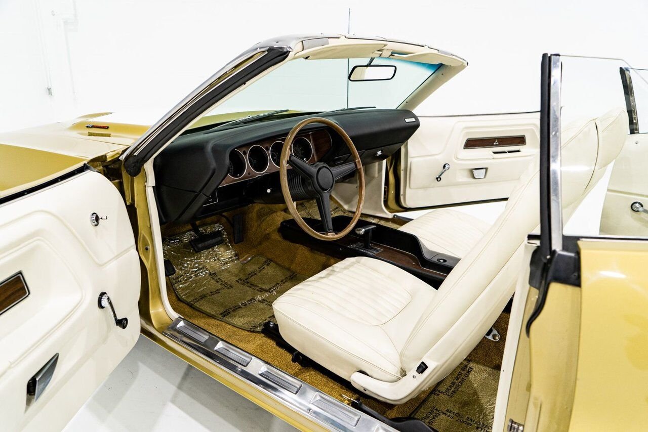 Dodge Challenger *PRIX EN USD* Convertible Fully restored to desirable specifications 1971 Or Montréal - photo #10