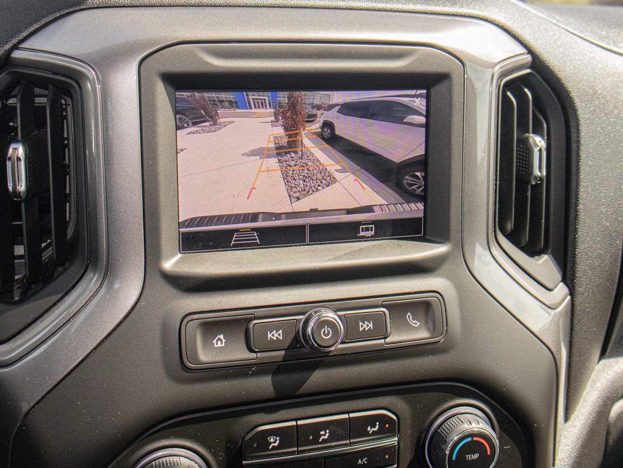 2025 Chevrolet Silverado 2500HD 4WD Crew Cab 159 Custom White Sherwood Park - photo #25