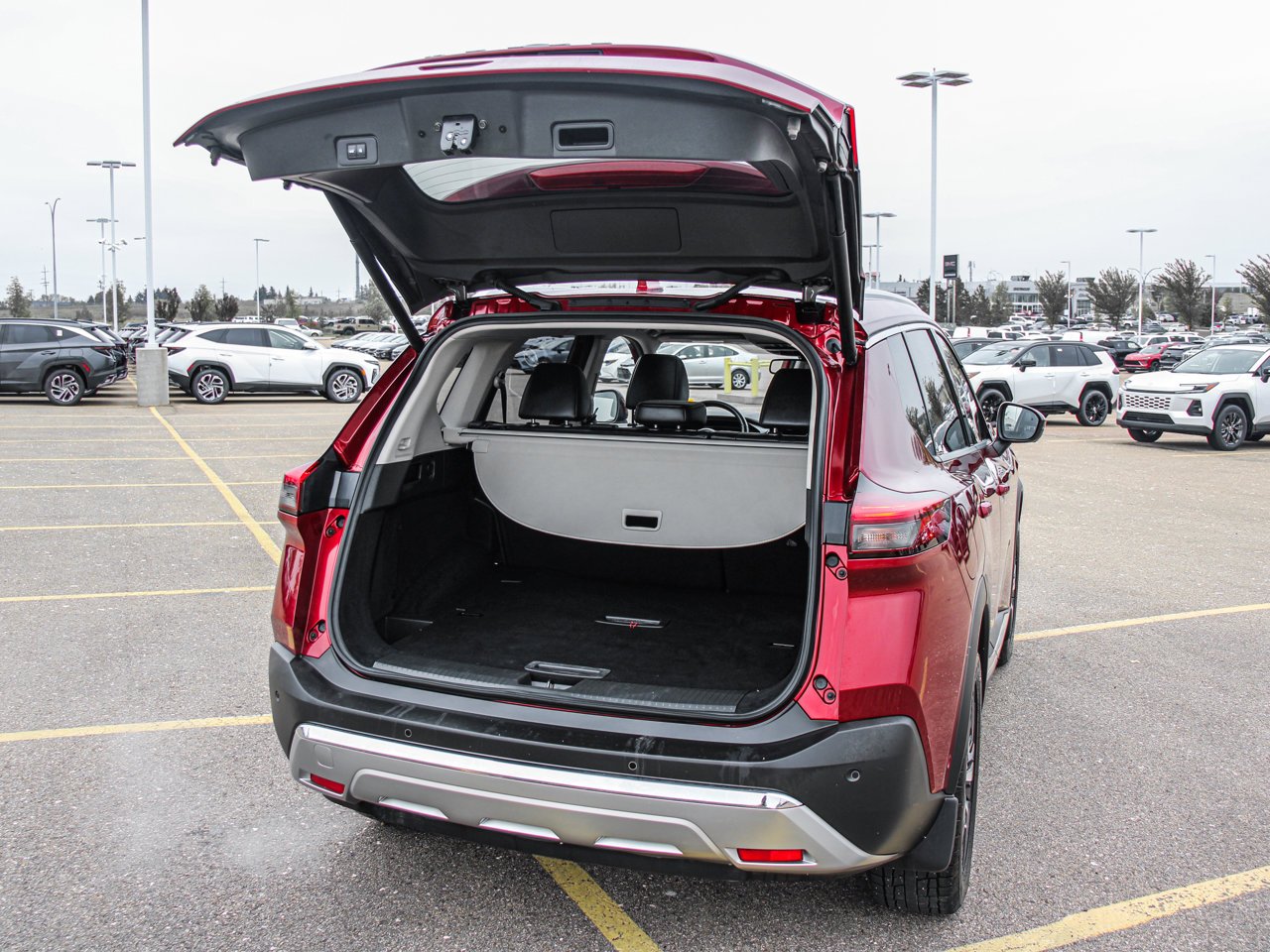 2023 Nissan Rogue AWD Platinum Grey Sherwood Park - photo #7