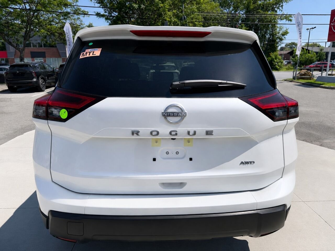 NISSAN Rogue ROGUE SV TOIT OUVRANT 2026 Blanc Everest nacré triple couche Châteauguay - photo #4