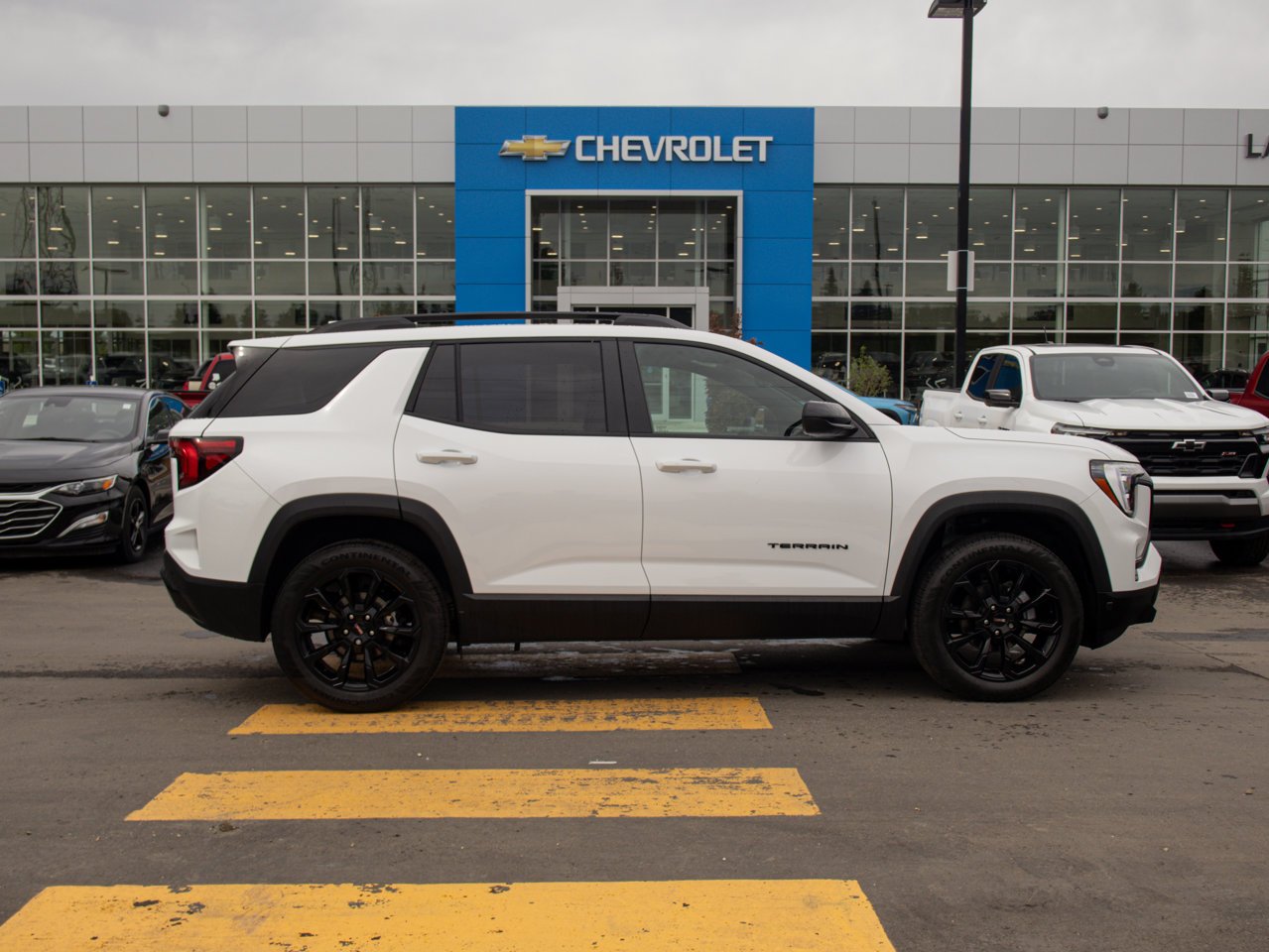 2026 GMC Terrain AWD 4dr Elevation White Sherwood Park - photo #11