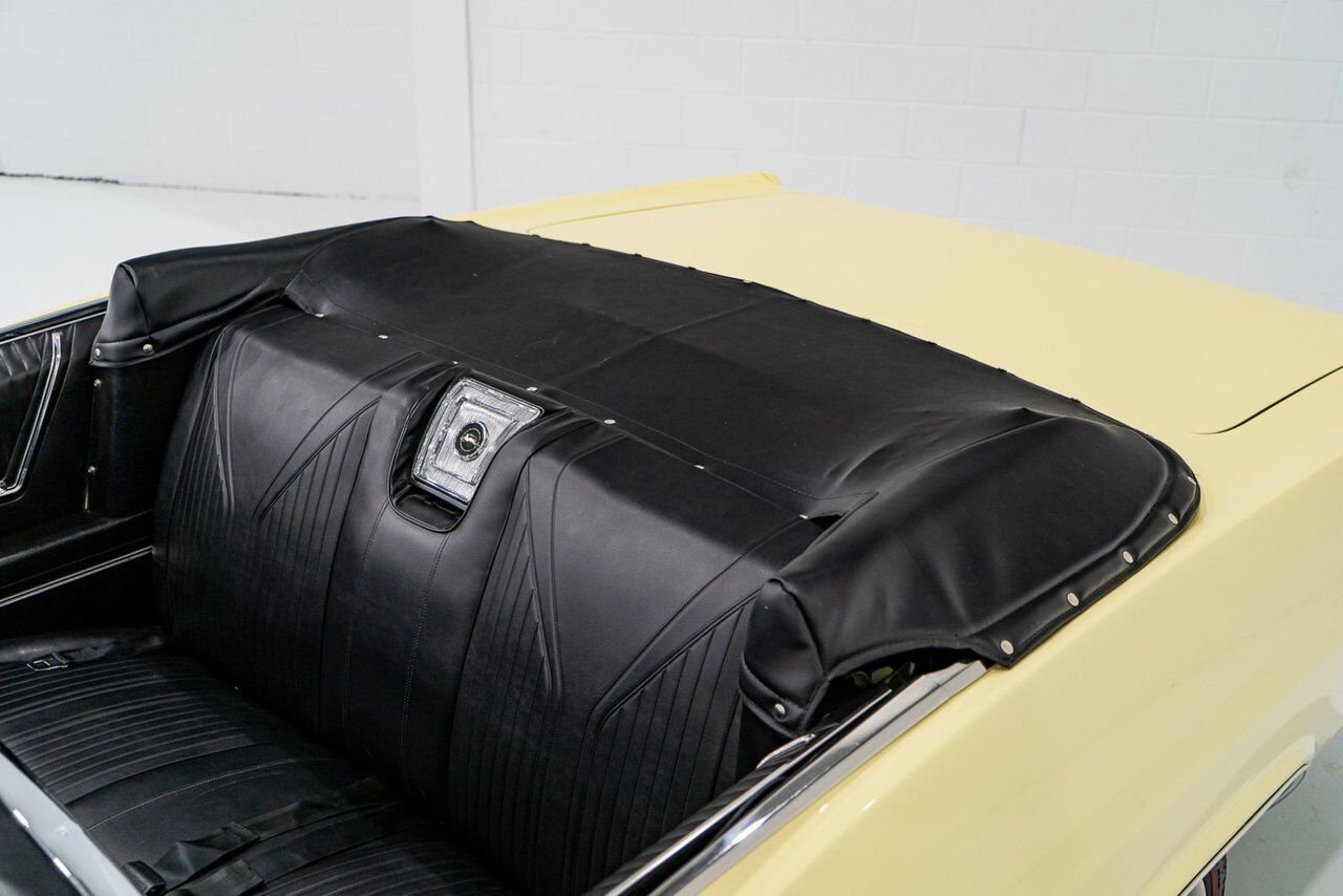 1965 Chevrolet Impala SS *PRIX EN USD* 396/325HP 4spd frame off restoration Yellow Montreal - photo #67