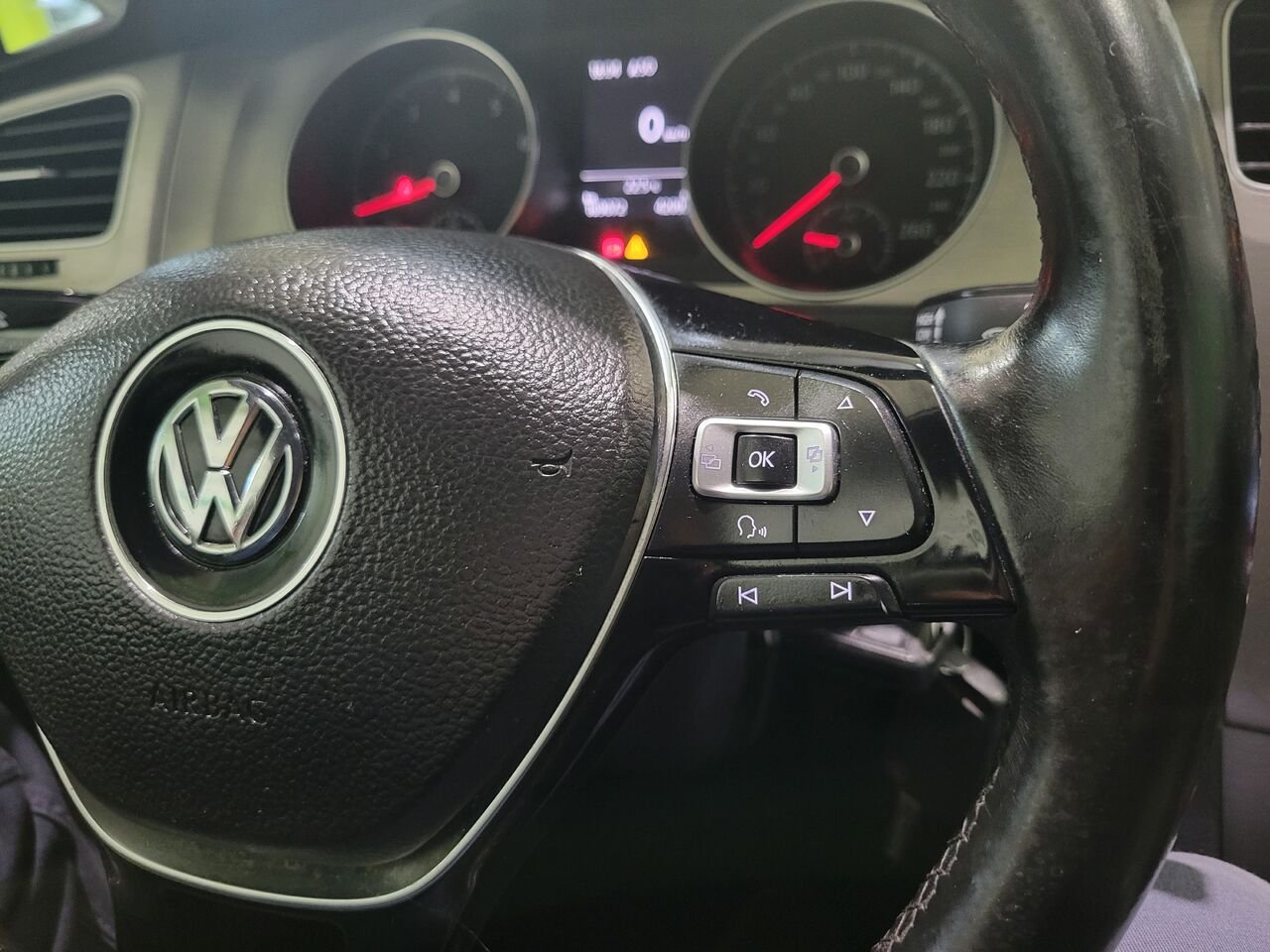 2016 Volkswagen Golf Red  - photo #17