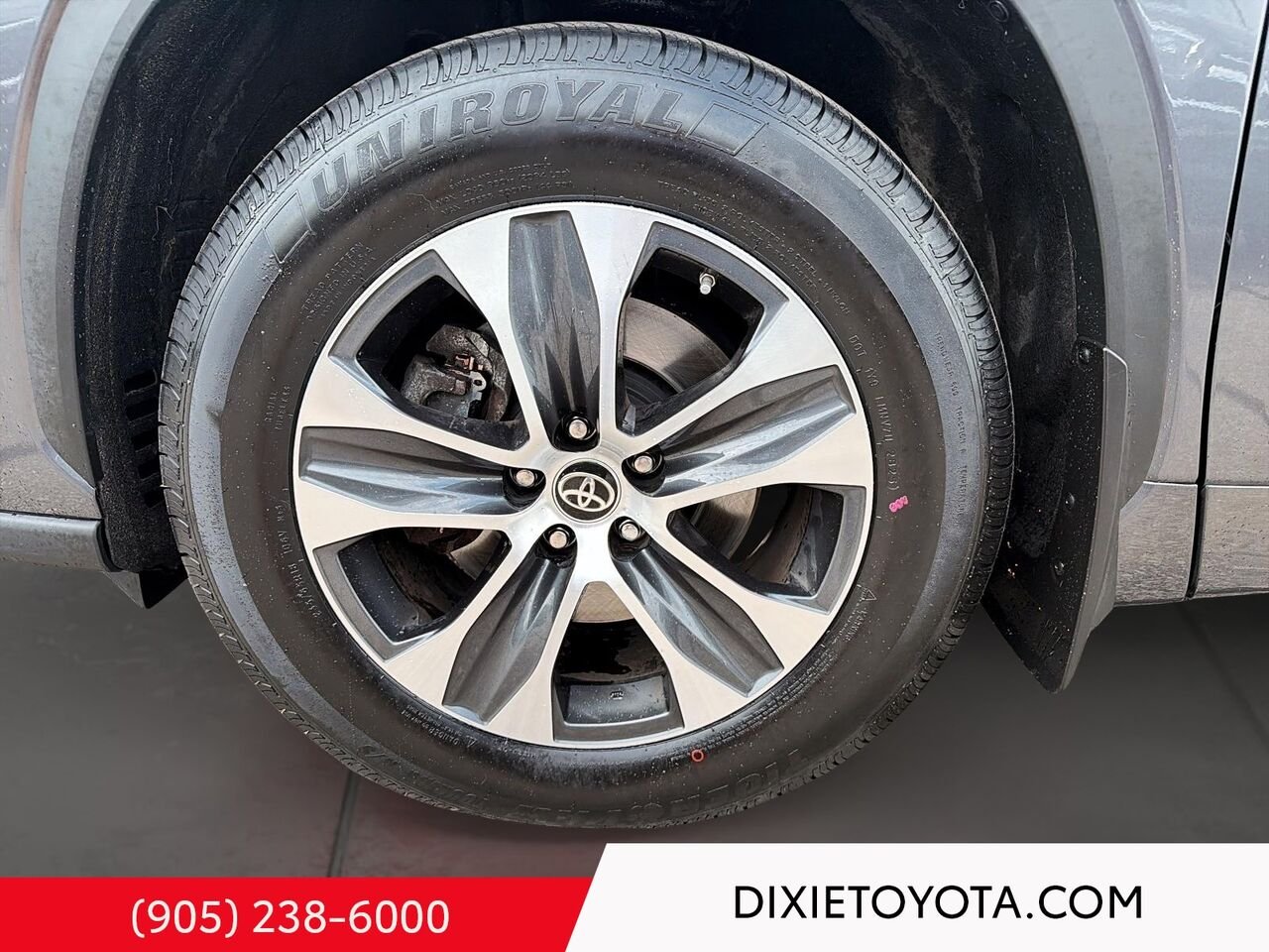 2023 Toyota Highlander XLE AWD / HEATED SEATS / MOONROOF / ALLOY WHEELS / CARPLAY AND ANDROID AUTO Magnetic Grey Metallic Mississauga - photo #6