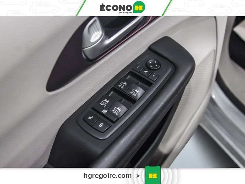 Chrysler Pacifica 2018 Argent Saint-Eustache - photo #14