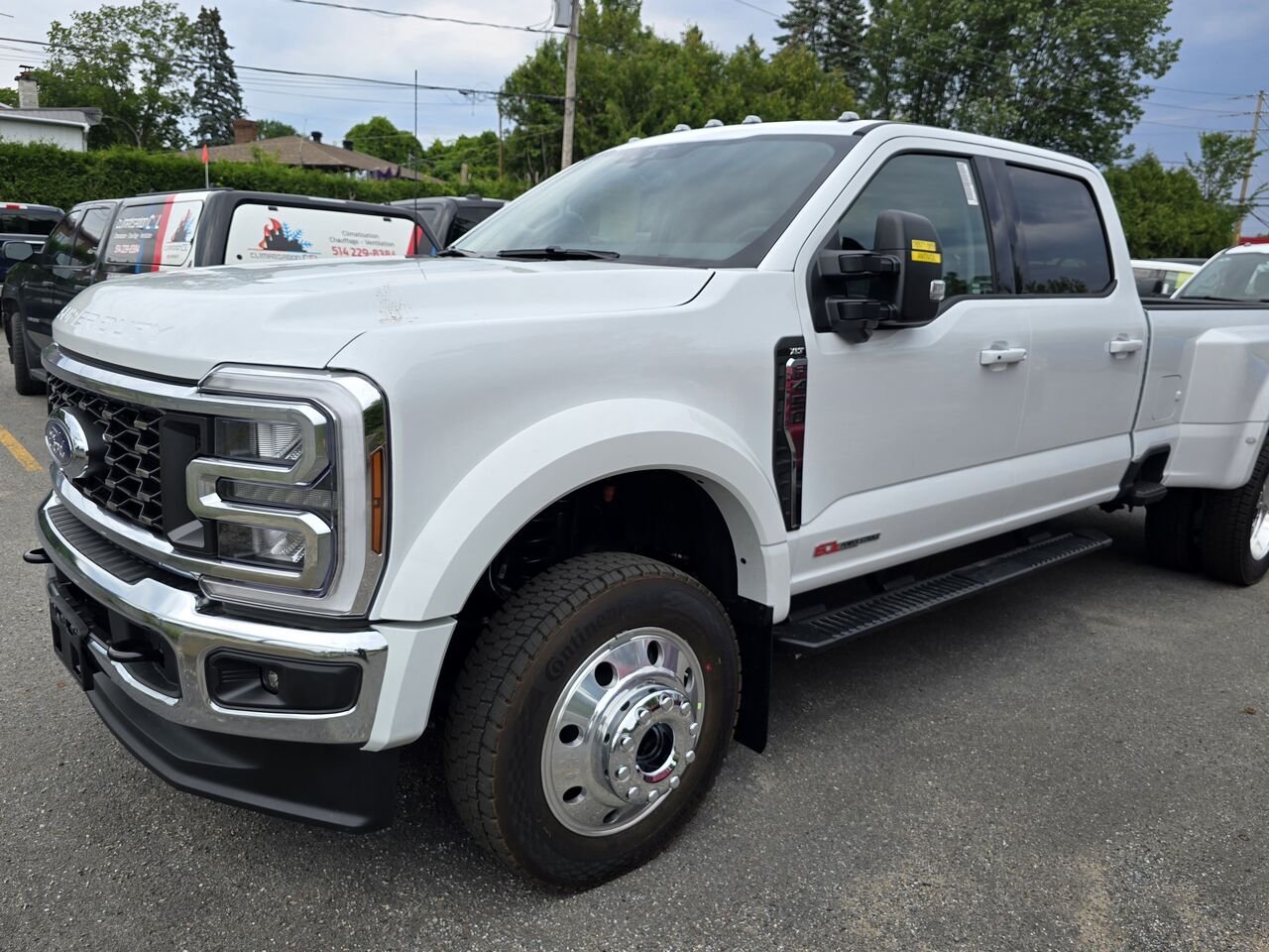 Ford Super Duty F-450 DRW XLT CABINE 6 PLACES 4RM CAISSE DE 8 PI 2026 Blanc Oxford Châteauguay - photo #0