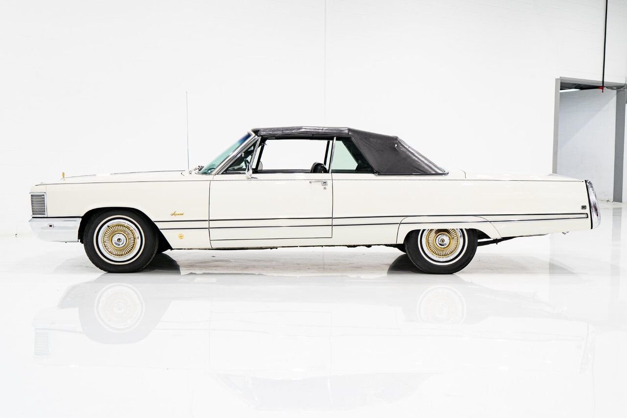 Chrysler IMPERIAL Unrestored with only 31,056 original miles **PRICE IN USD** 1968 Blanc Montréal - photo #49