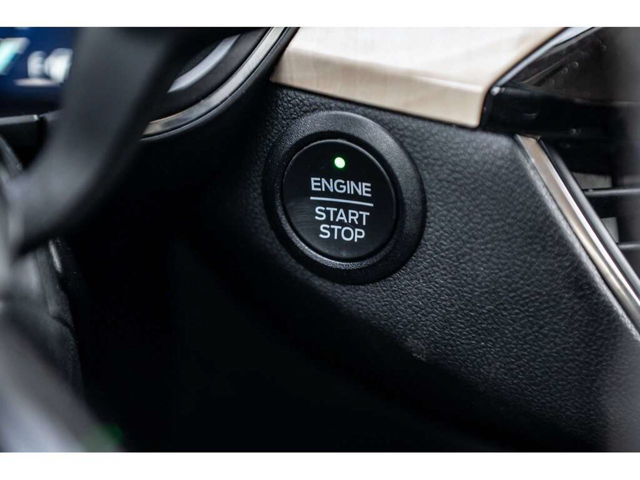 2021 Ford Escape Red Sainte-Julienne - photo #19