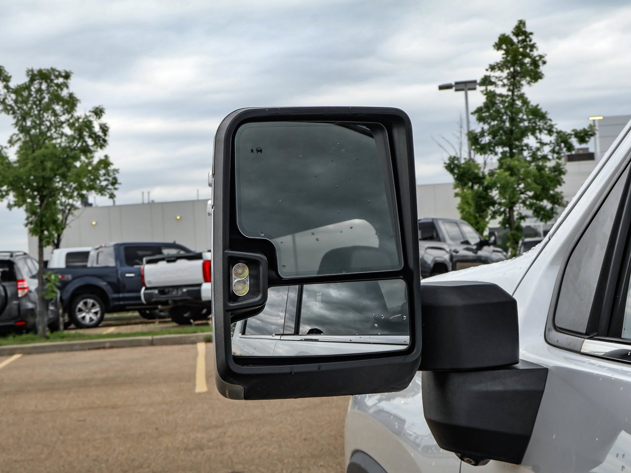 2021 Chevrolet Silverado 3500HD 4WD Crew Cab 172 High Country White Sherwood Park - photo #12