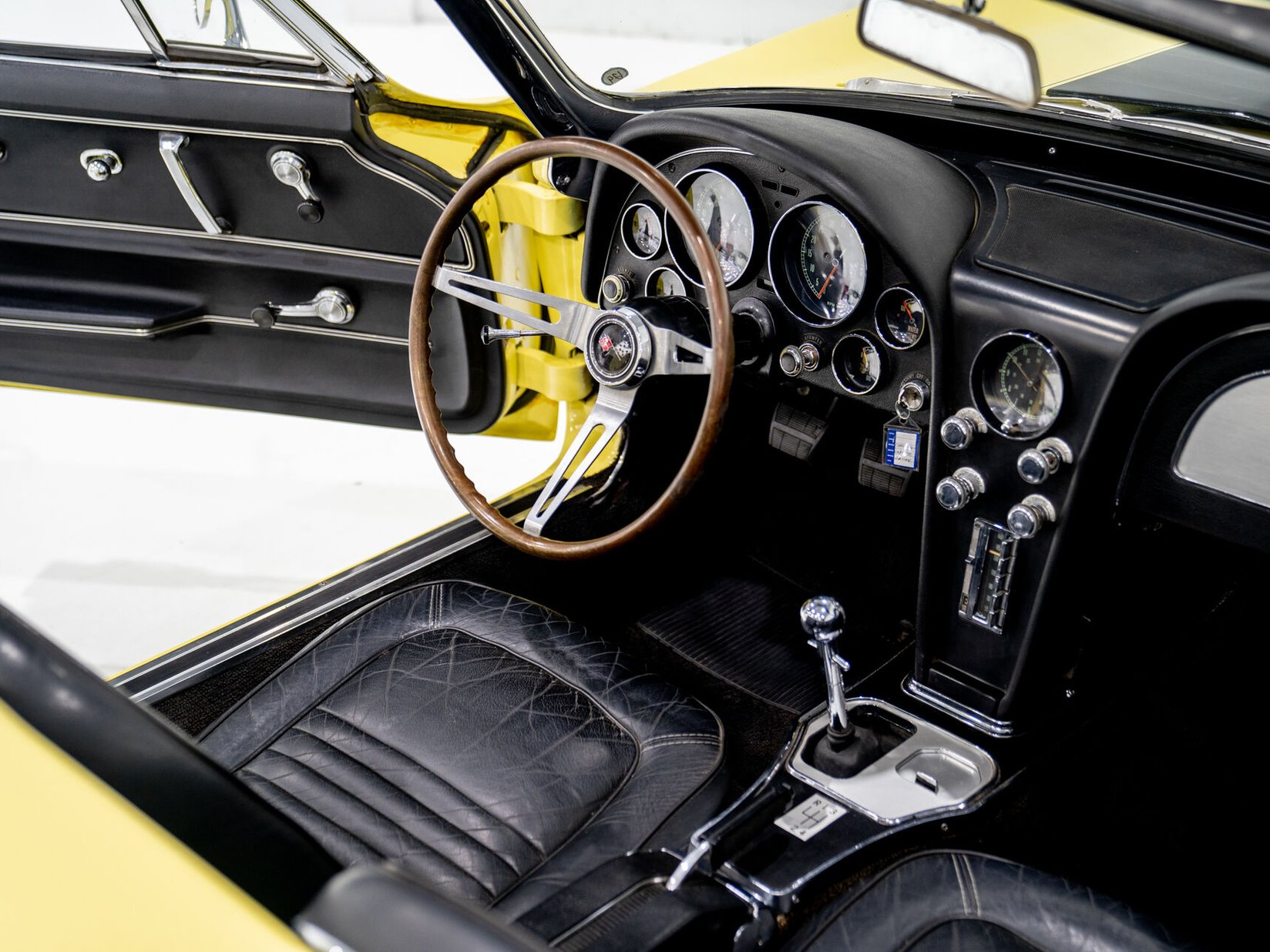Chevrolet Corvette 1967 Jaune Montréal - photo #10