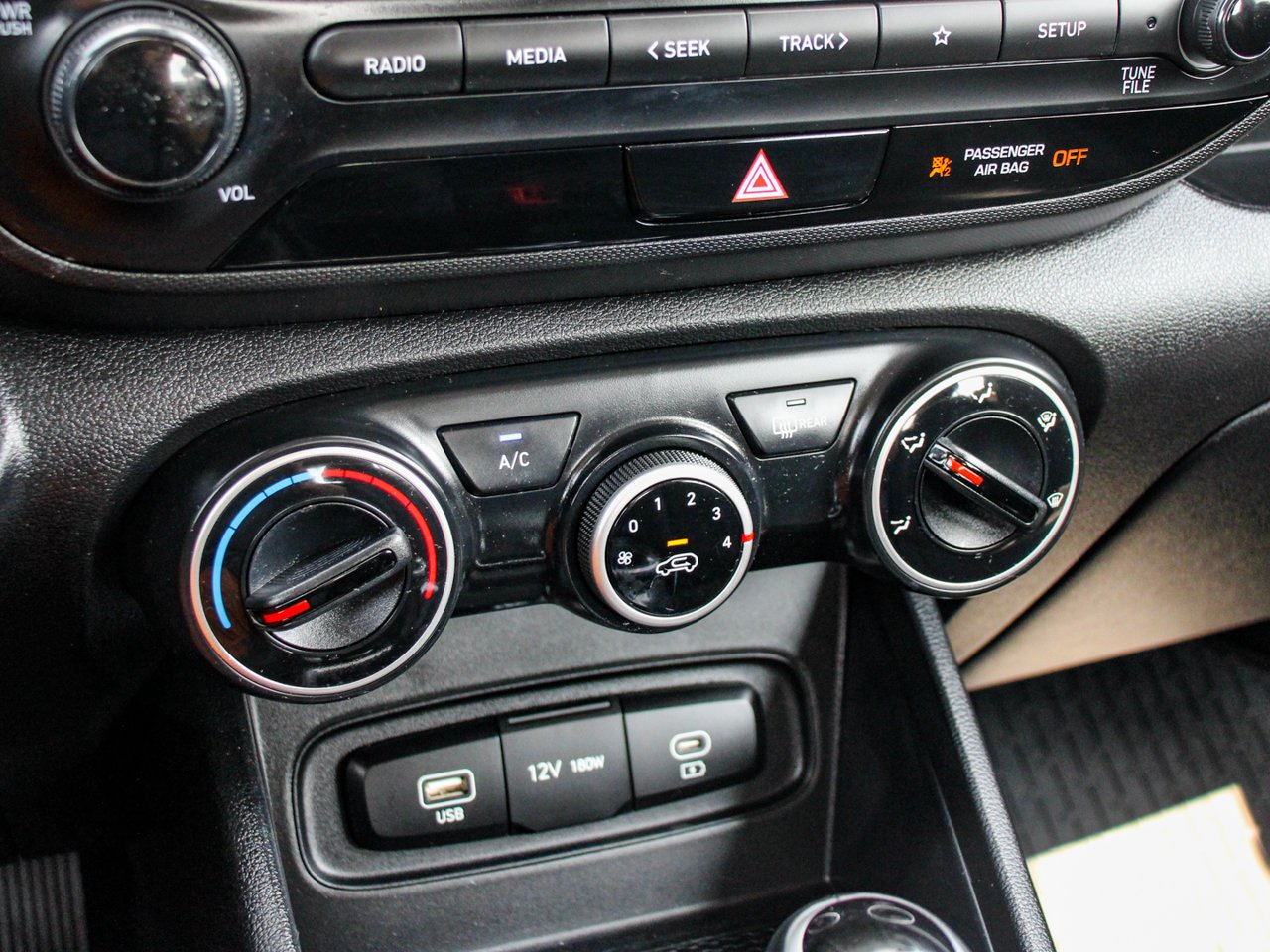 2023 Hyundai Venue Preferred IVT w/Two-Tone Blue Sherwood Park - photo #24