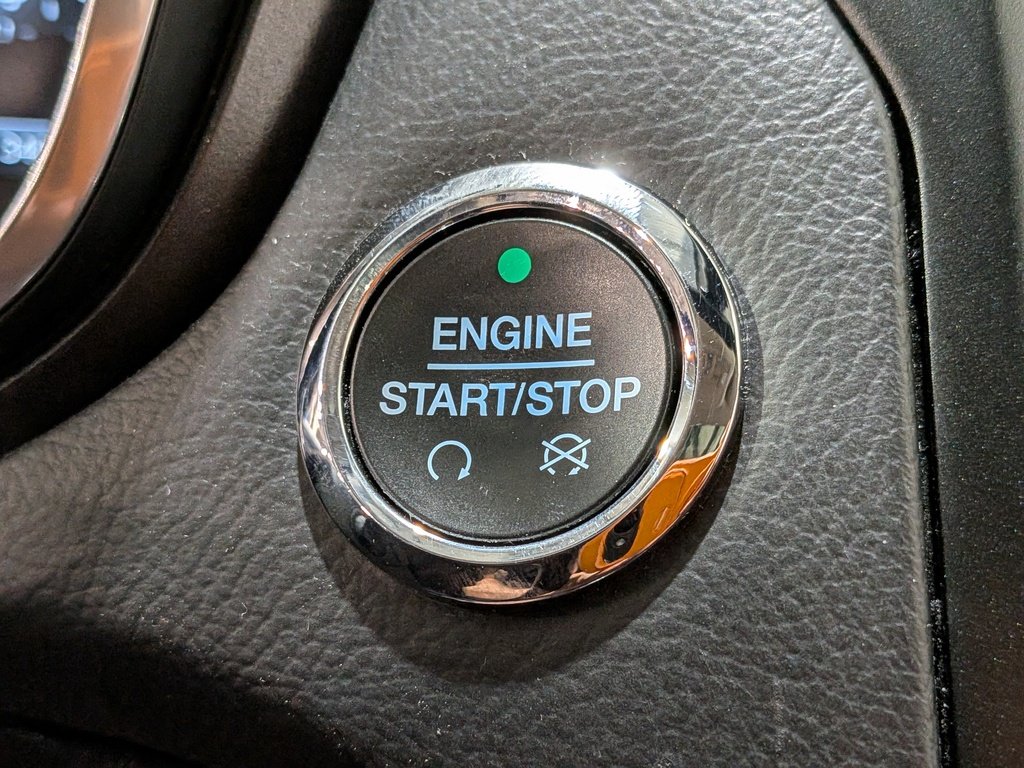 2020 Ford Fusion Energi Titanium FWD Black Val-David - photo #18