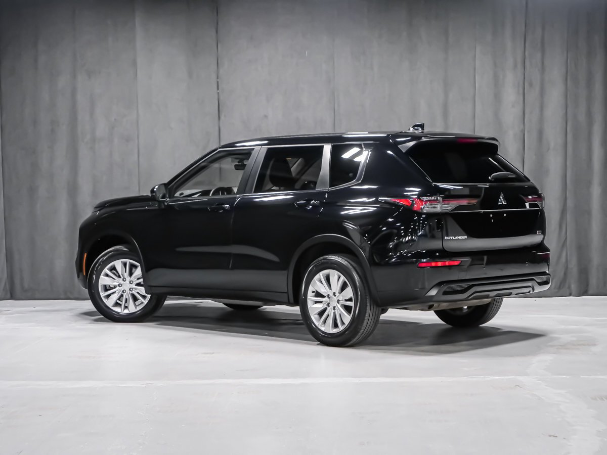 Mitsubishi Outlander ES 2025 Noir Montréal - photo #3