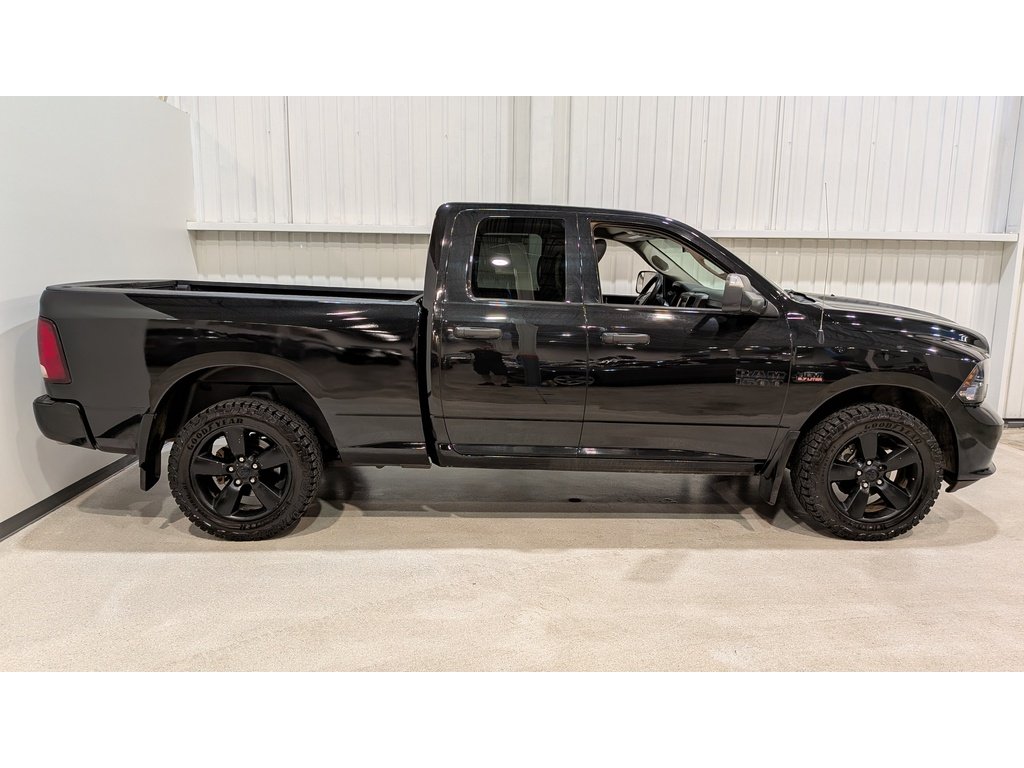 Ram 1500 Express 4x4 Quad Cab 6'4" Box *Ltd Avail* 2018 Noir Val-David - photo #7