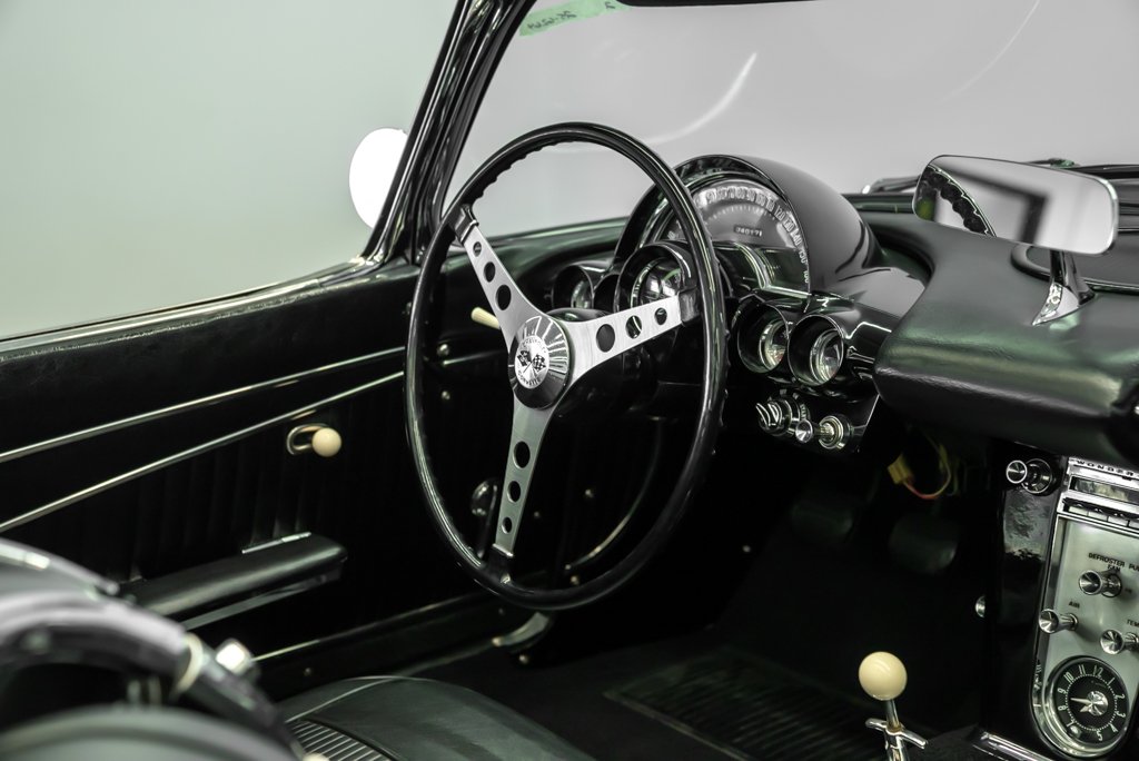 Chevrolet Corvette 1962 Noir Montréal - photo #16
