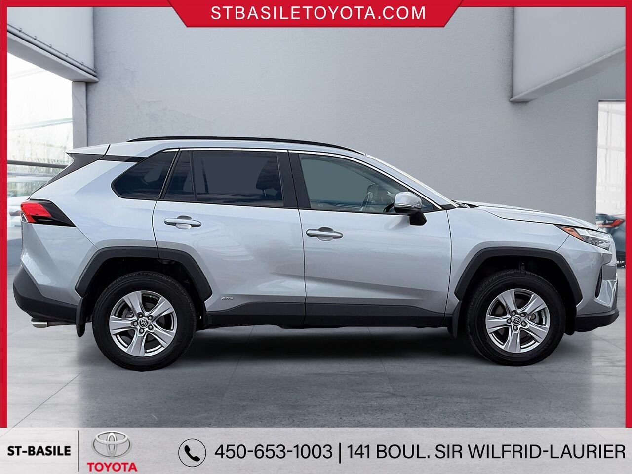 2025 Toyota RAV4 Hybrid Silver Sky Metallic Saint-Basile-le-Grand - photo #2