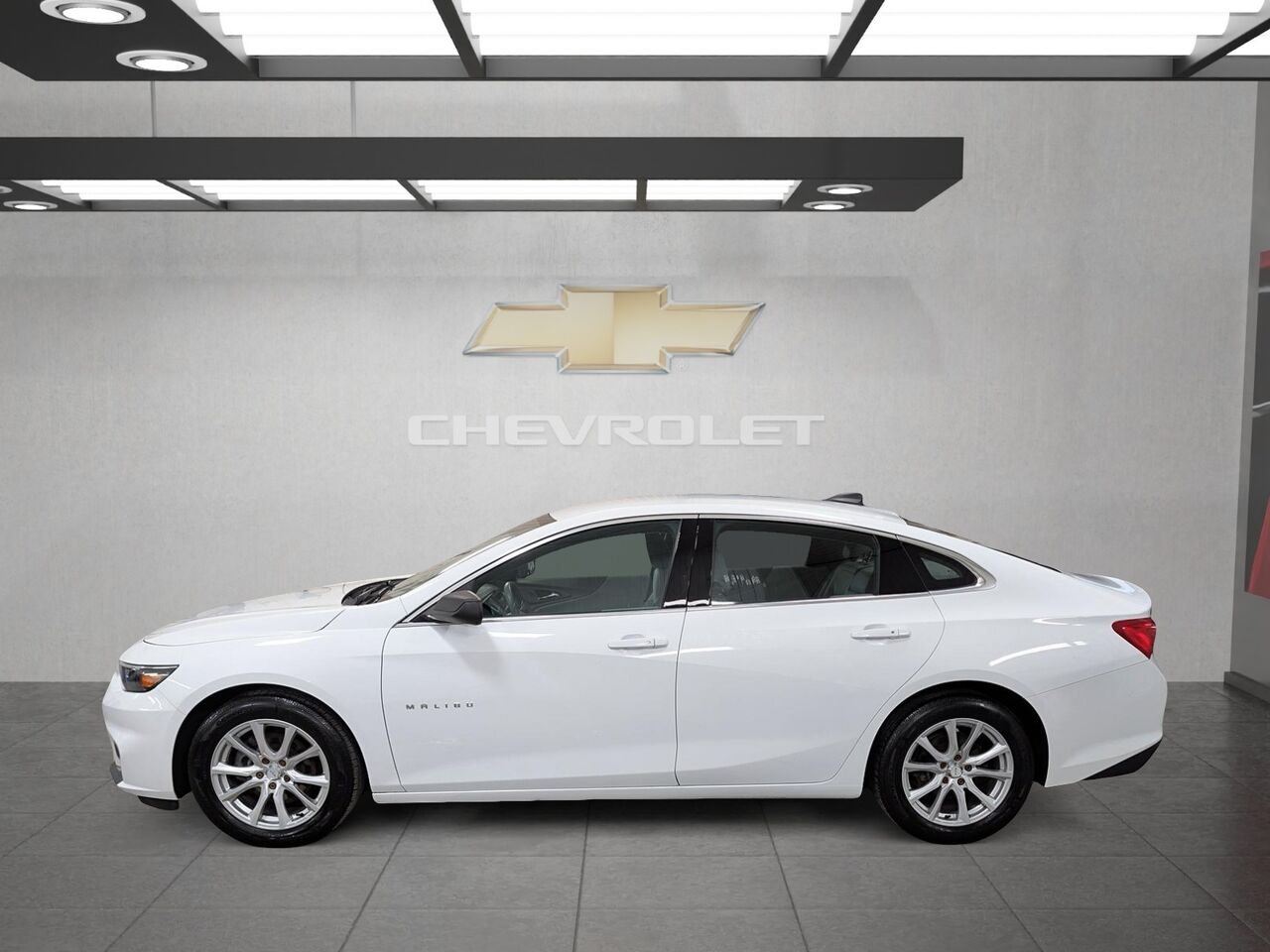 Chevrolet Malibu L berline 4 portes avec 1VL 2017 Gris Saint-Hyacinthe - photo #7