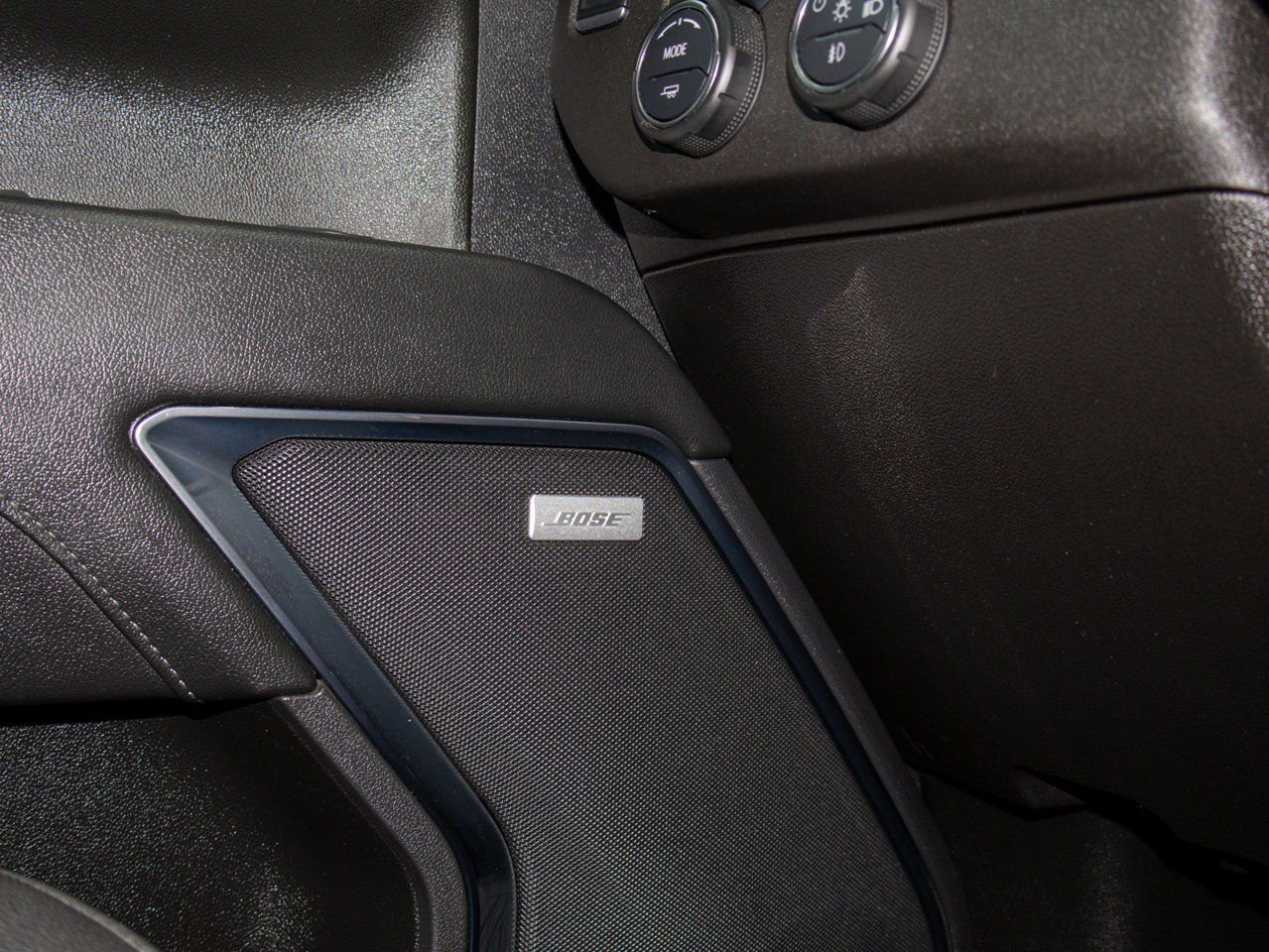 2025 Chevrolet Silverado 2500HD 4WD Crew Cab 159 LTZ White Sherwood Park - photo #23