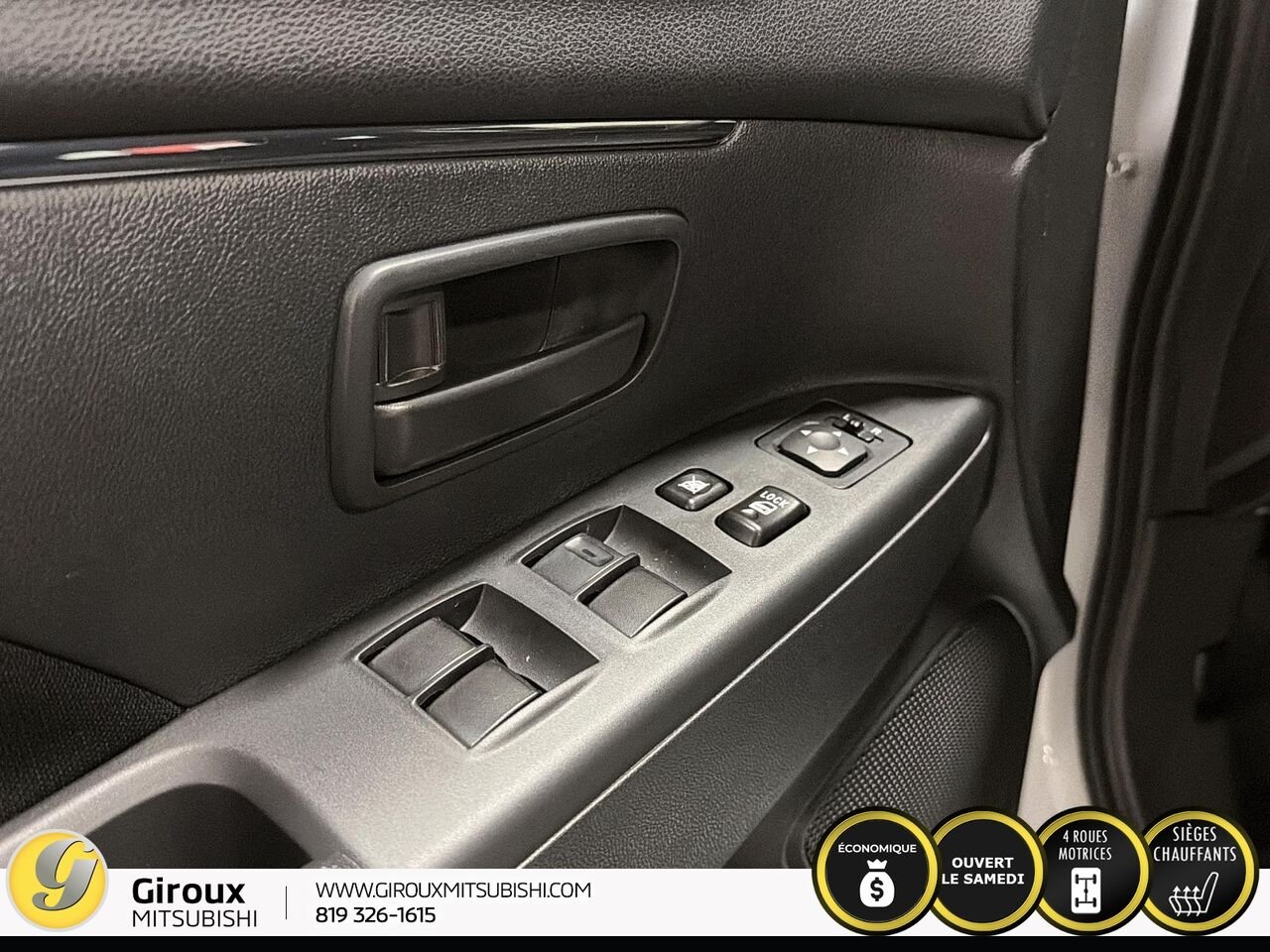 2025 Mitsubishi RVR White Sainte-Agathe-des-Monts - photo #11