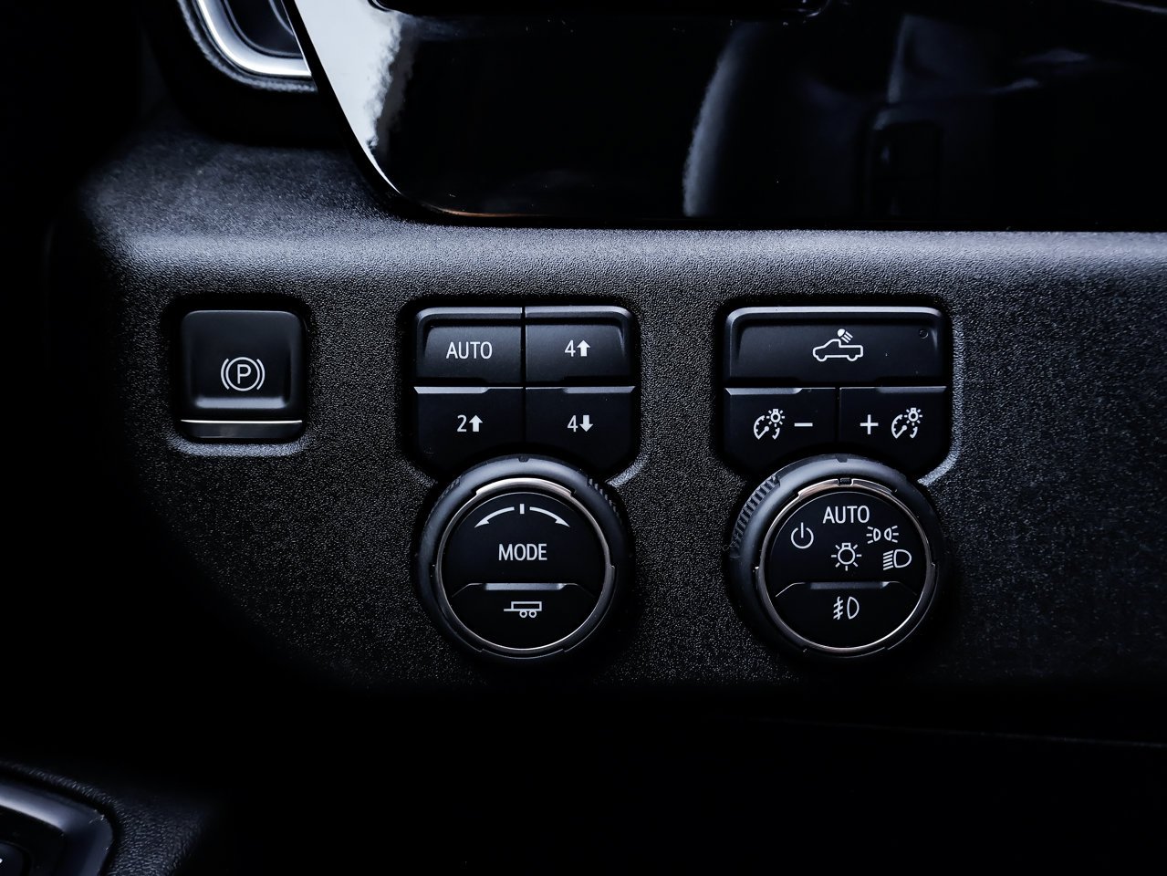 2024 Chevrolet Silverado 1500 4WD Crew Cab 147 RST Grey Sherwood Park - photo #18