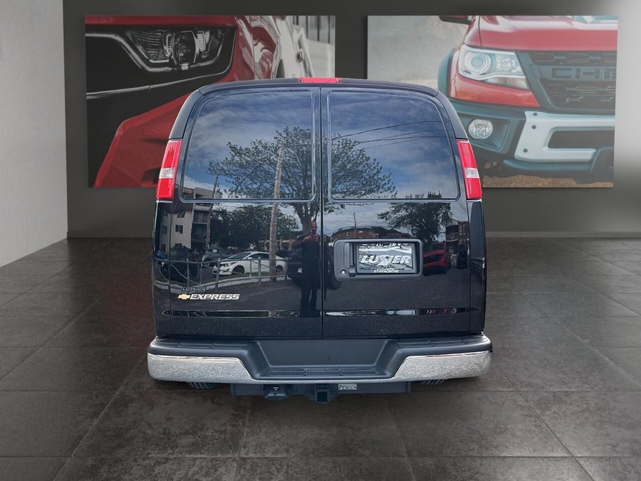 2026 Chevrolet Express Cargo Van 2026 BLACK