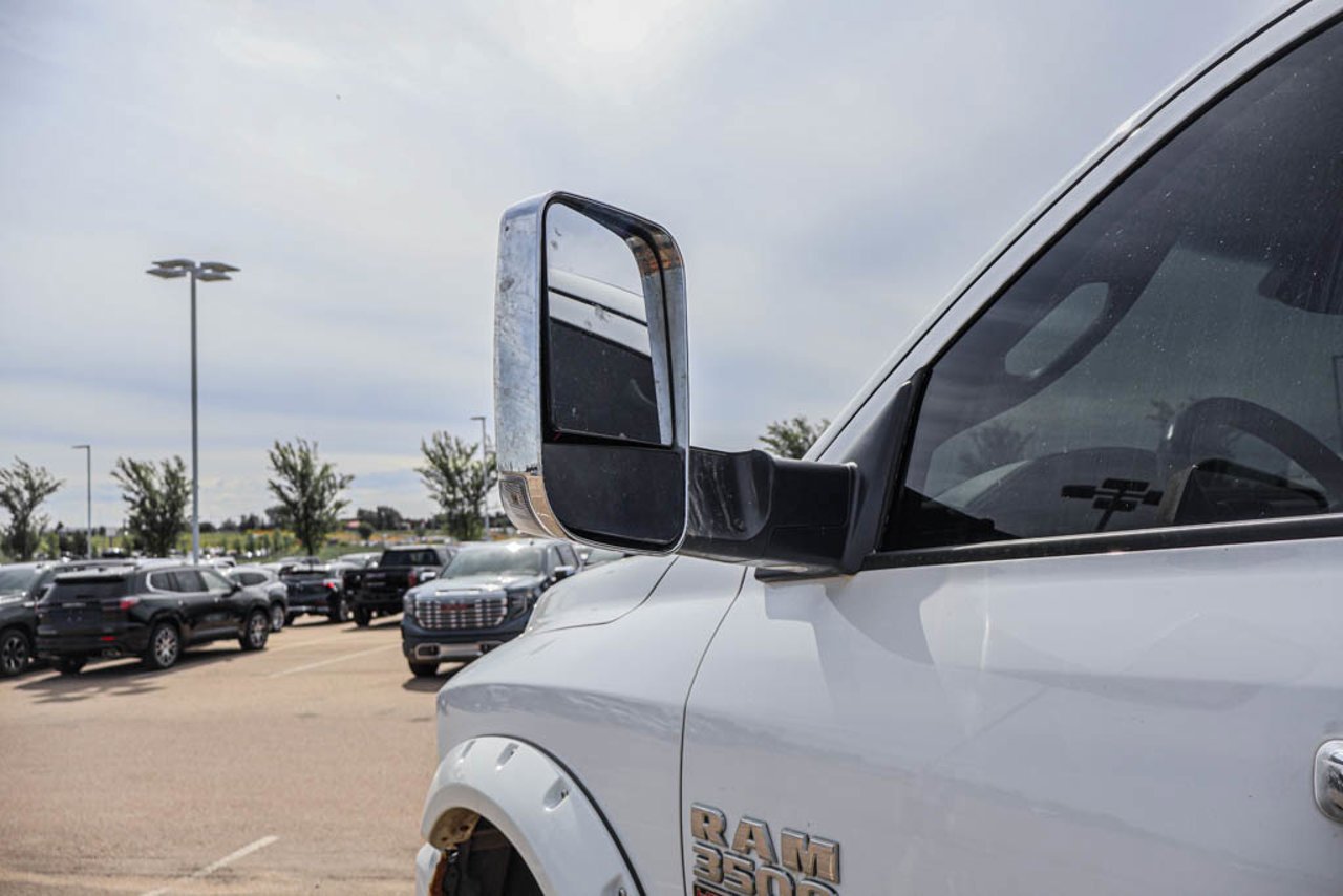 2013 Ram 3500 4WD Crew Cab 149 Laramie White Sherwood Park - photo #13