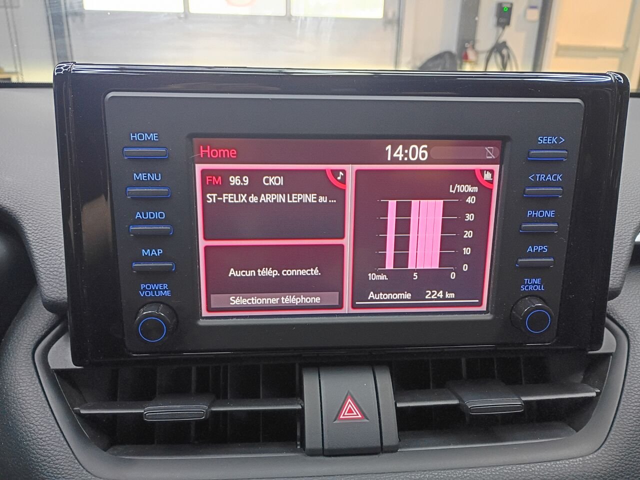 2021 Toyota RAV4 White Blainville - photo #28