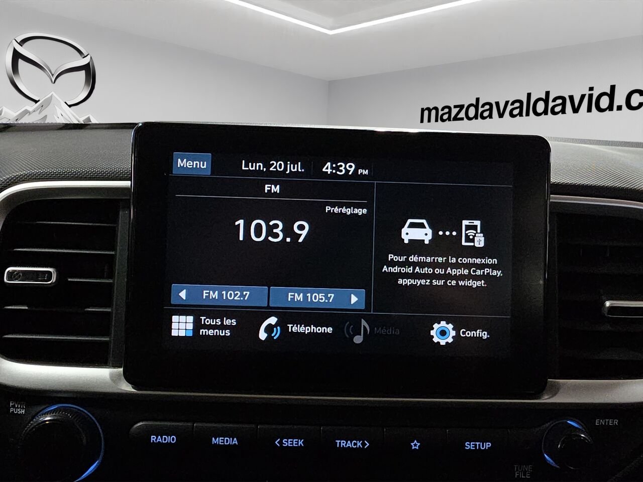 Hyundai Venue Preferred IVT, volant chauffant, commande audio au volant, Apple Carplay 2021 Argent Val-David - photo #10