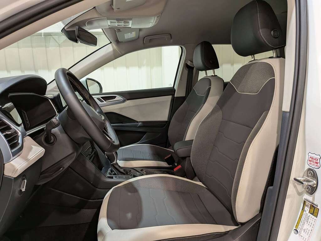 2026 Volkswagen Taos Comfortline 4MOTION White Val-David - photo #9