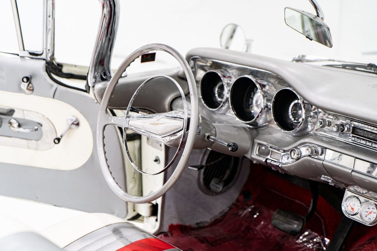 Pontiac PARISIENNE **PRIX EN USD** Fully restored with 261cu.in. and GM built sheet 1959 Blanc Montréal - photo #9