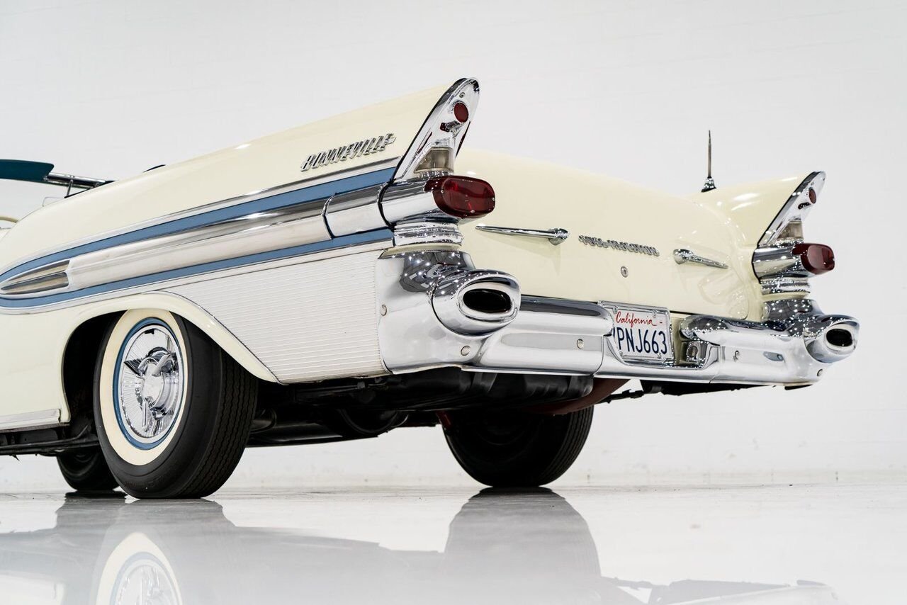 1957 Pontiac Bonneville *PRICE IN USD* Fuel injected 347/315HP 1 of 630 produced White Montreal - photo #28